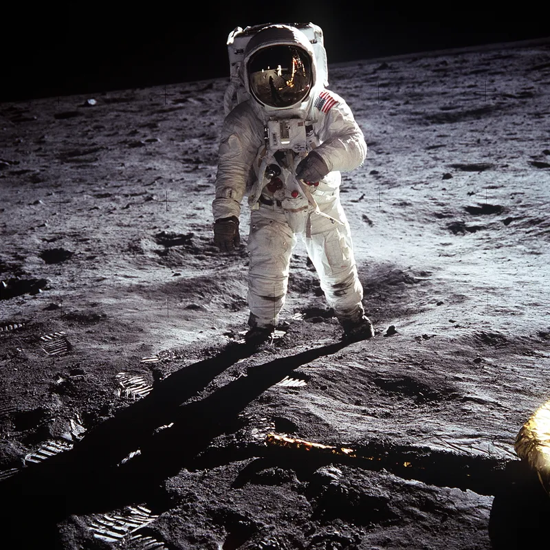 Buzz Aldrin 우주비행사 'unusual lights' 증언